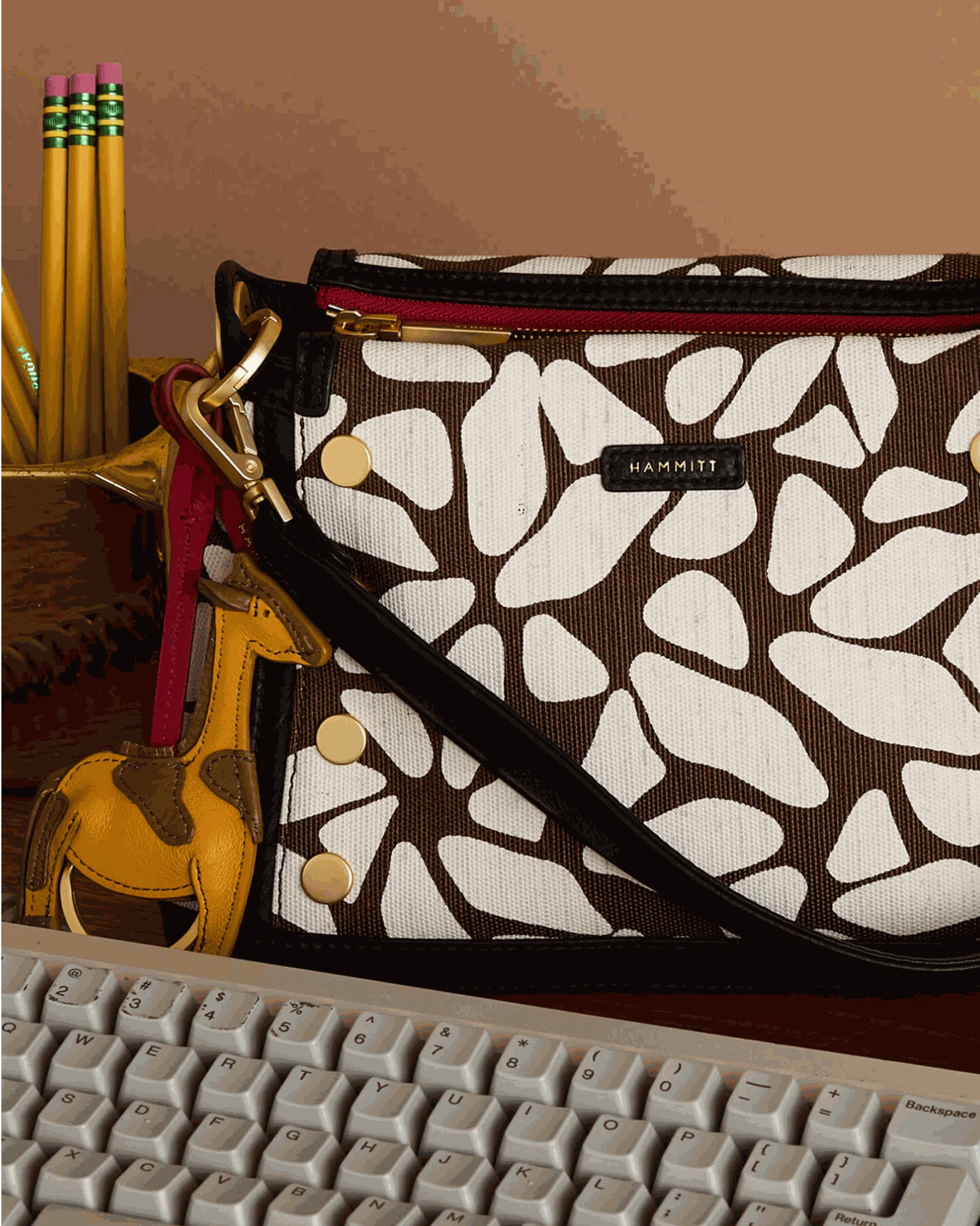Bryant | Giraffe/Brushed Gold Red Zip | Med - Image 5