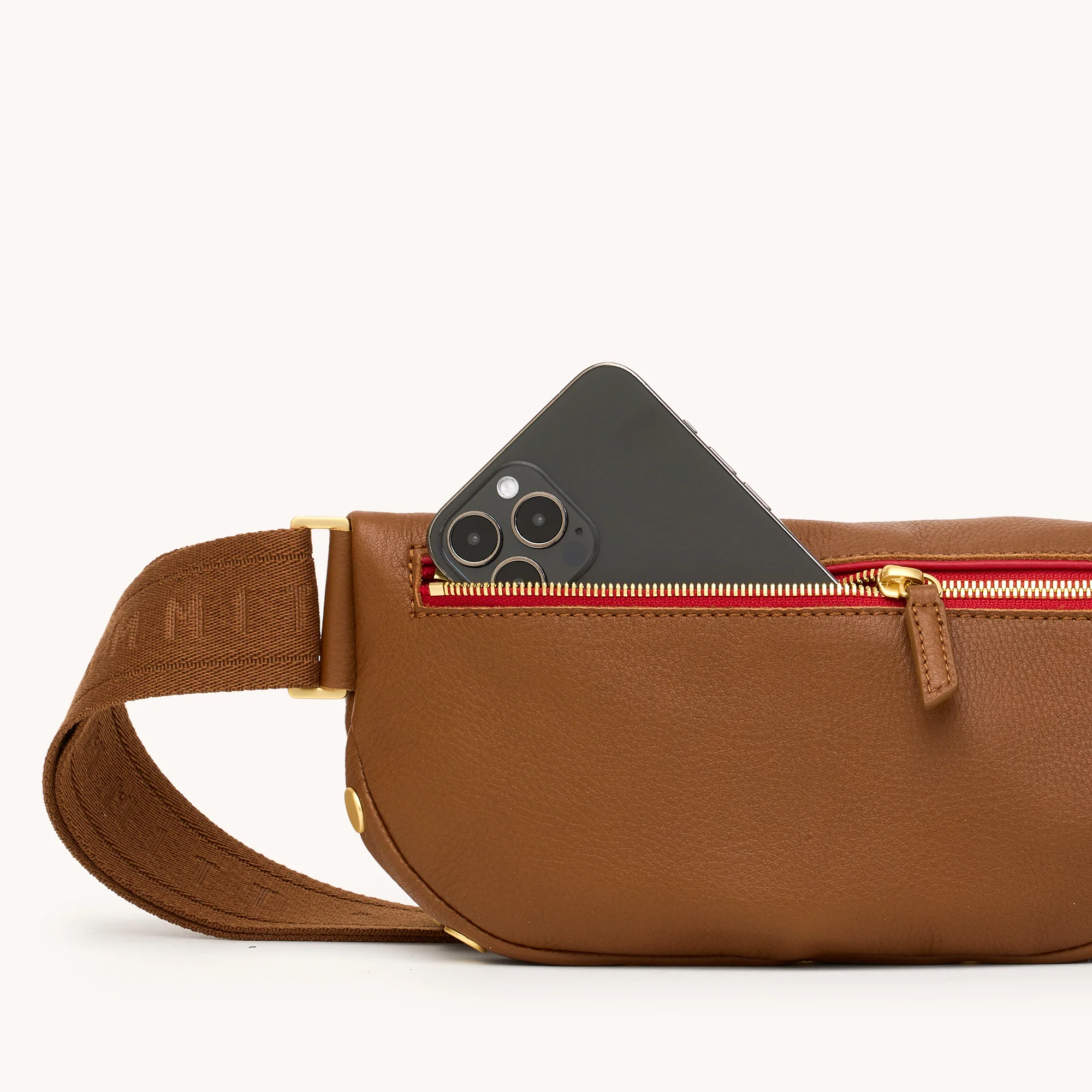 Charles Crossbody | Mahogany Pebble/Brushed Gold Red Zip | Med - Image 7